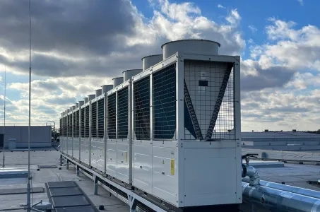 Manufacturing complex with Mycond Modular heat pump STANDARD MCU