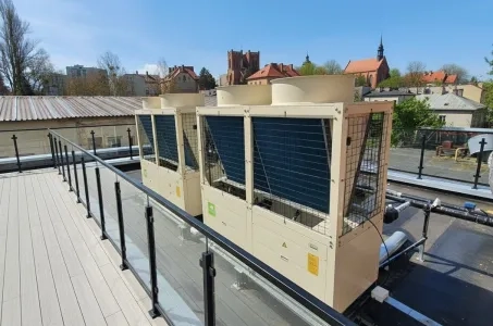 Modular heat pumps for hotel heating: the Mycond MCU-YHE example